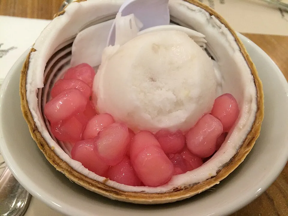 코코넛 디저트 음식 예시 사진